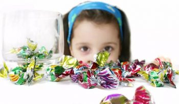 Trẻ ăn nhiều đồ ngọt cần làm gì để bảo vệ sức khỏe?