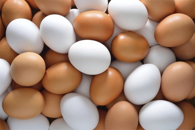 Trứng gà màu trắng và màu nâu: Loại nào tốt hơn, thơm ngon hơn? - 1